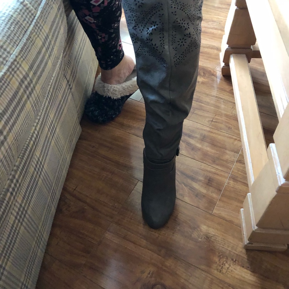 Boots - Picture 5 of 5